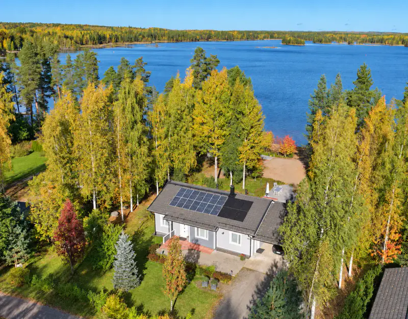 Maison de loisirs 120 m² (2011) avec piscine intérieure + sauna de rive, plage de sable et ponton sur le Pyhävesi, 2 470 m² — Pyhäkoski / Mäntyharju — 4