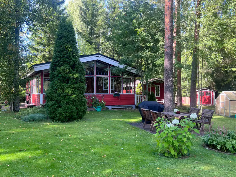 Mökki soigné ~40 m² + sauna, rive Sourlampi, 6 800 m² — Pertunmaa / Mäntyharju — 7