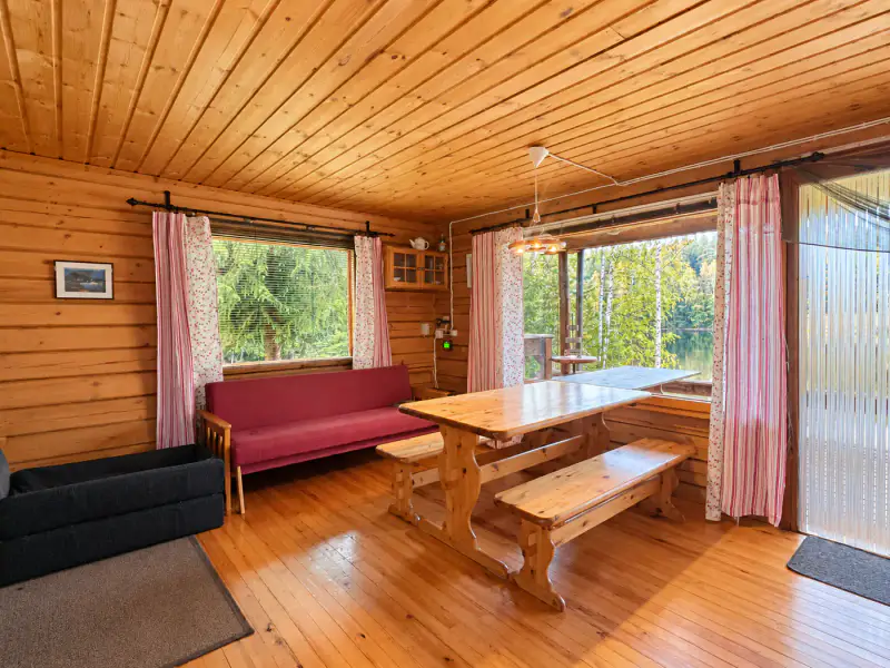 Mökki en rondins ~35 m² (1976) + sauna, 3 950 m² en zone RA (290 m² constructibles) et rive privée sur le Kallavesi — Mäntyharju — 9
