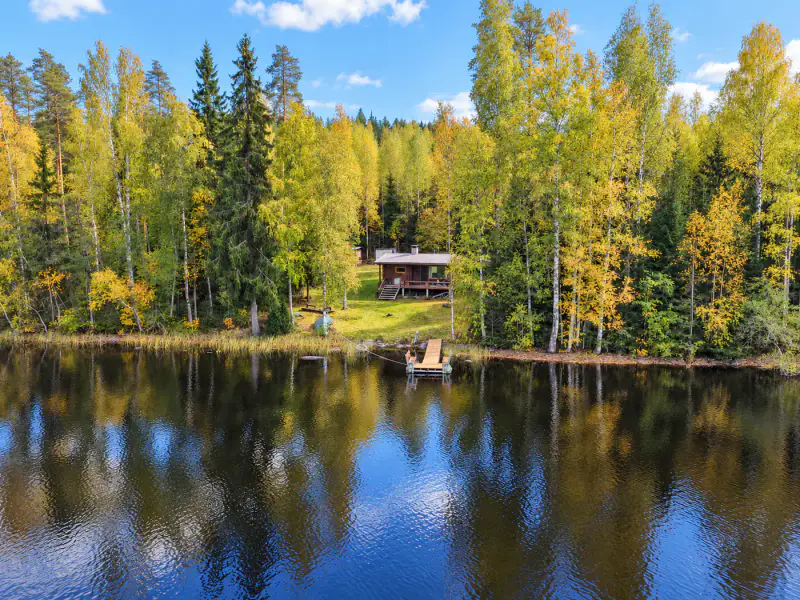 Mökki en rondins ~35 m² (1976) + sauna, 3 950 m² en zone RA (290 m² constructibles) et rive privée sur le Kallavesi — Mäntyharju — 6