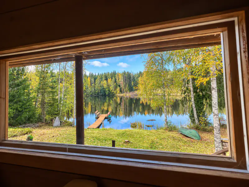 Mökki en rondins ~35 m² (1976) + sauna, 3 950 m² en zone RA (290 m² constructibles) et rive privée sur le Kallavesi — Mäntyharju — 15
