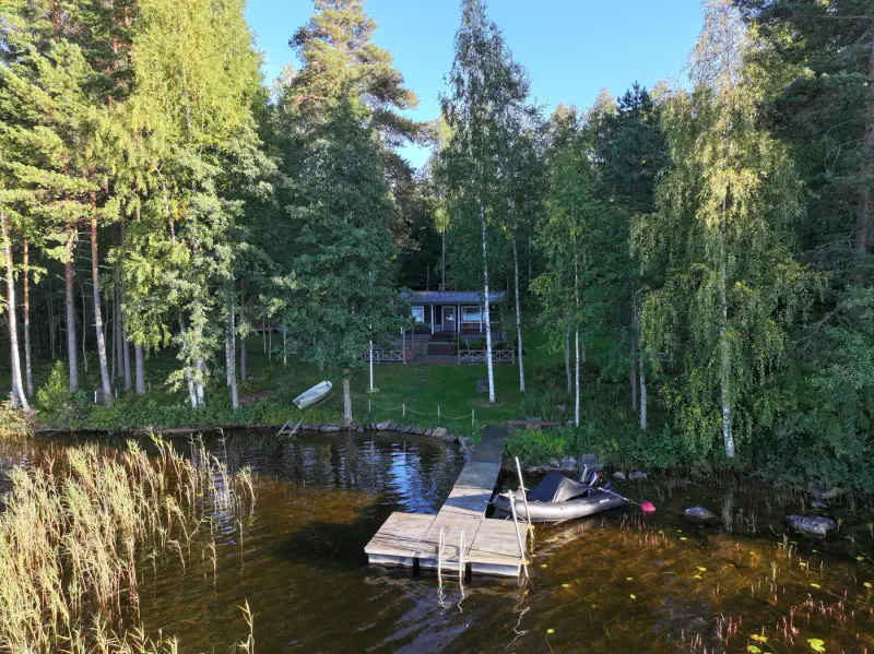 Mökki 57 m² rénové 2019 + sauna bois, Tarhavesi ~50 m, 3 350 m² — Hietaniemi — 4