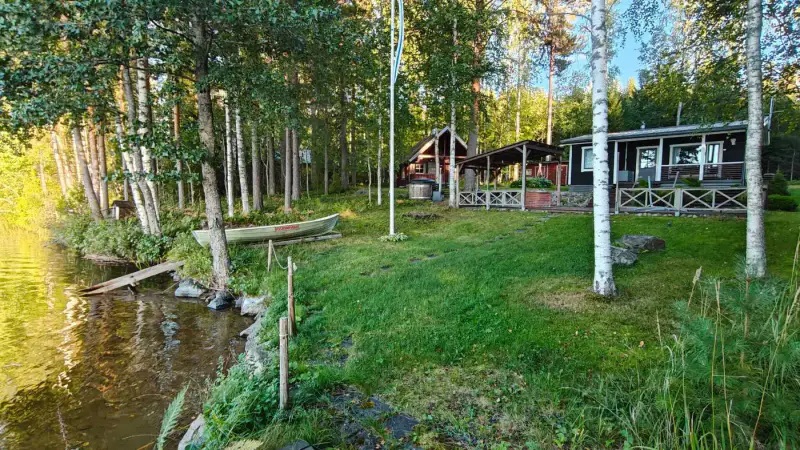 Mökki 57 m² rénové 2019 + sauna bois, Tarhavesi ~50 m, 3 350 m² — Hietaniemi — 12