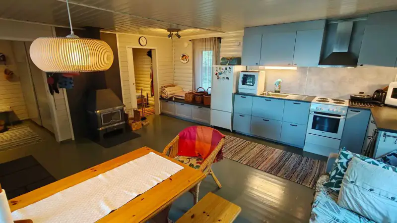 Mökki 57 m² rénové 2019 + sauna bois, Tarhavesi ~50 m, 3 350 m² — Hietaniemi — 14