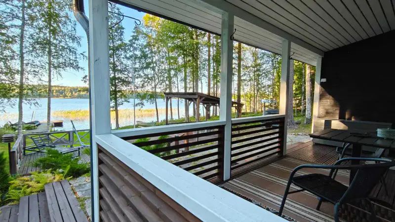 Mökki 57 m² rénové 2019 + sauna bois, Tarhavesi ~50 m, 3 350 m² — Hietaniemi — 8