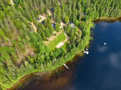 Village de vacances : villa, 10 mökkis et restaurant au bord du Keskinen — 1