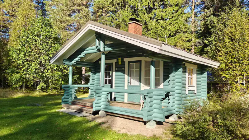 Mökki ~45 m² (1973) + sauna en rondins 1998, 6 800 m² et 125 m de rive sur le Lylys — Joutsjärvi / Mäntyharju — 7