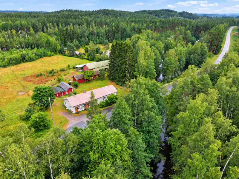 Ancien magasin de village ~200 m² (1900) + annexes, 5 770 m², Nurmaanjoki — Nurmaa / Mäntyharju — 2