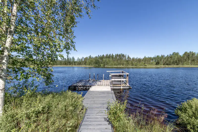 Maison en rondins ~73 m² (2000, agrandie 2011) + rantasauna et garage, 2,72 ha et rive privée Etelä-Tervajärvi — Toivola / Mäntyharju — 3