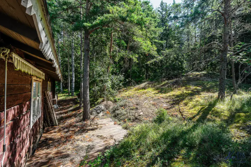 Hirsimökki ~60 m² + vieux mökki, crique Louhisaarenaukko, 2 800 m² — Askainen — 17