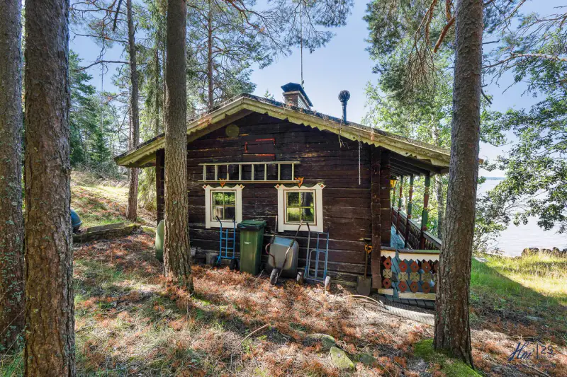 Hirsimökki ~60 m² + vieux mökki, crique Louhisaarenaukko, 2 800 m² — Askainen — 18