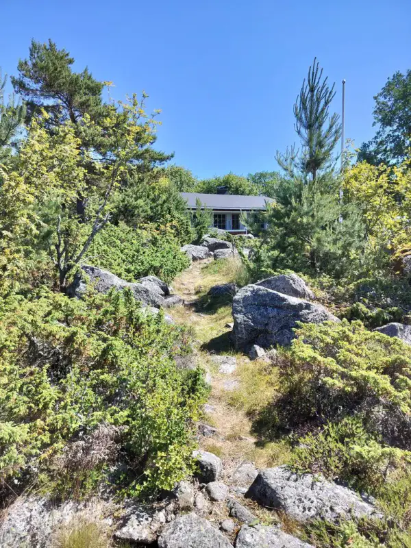 Mökki ~75 m² (1990) + rantasauna, île Pihlava-Linskeri ~1,5 ha et rive mer privée — Oura / Merikarvia — 12