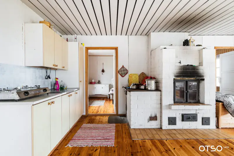 Mökki ~75 m² (1990) + rantasauna, île Pihlava-Linskeri ~1,5 ha et rive mer privée — Oura / Merikarvia — 10