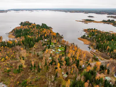 Village de huit mökkis au bord de la mer, Merikarvia — 1