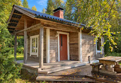 Mökki rondins ~24 m² (1988) + aitta, 8 700 m² autour du lampi Likolampi — Suomenniemi / Mikkeli — 1