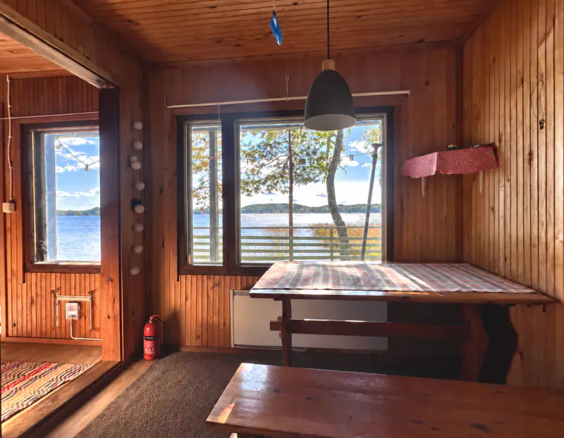 Mökki ~20–25 m² (1964) + rantasauna 2025, 9 150 m², plage Saimaa / Louhivesi — Mikkeli — 10