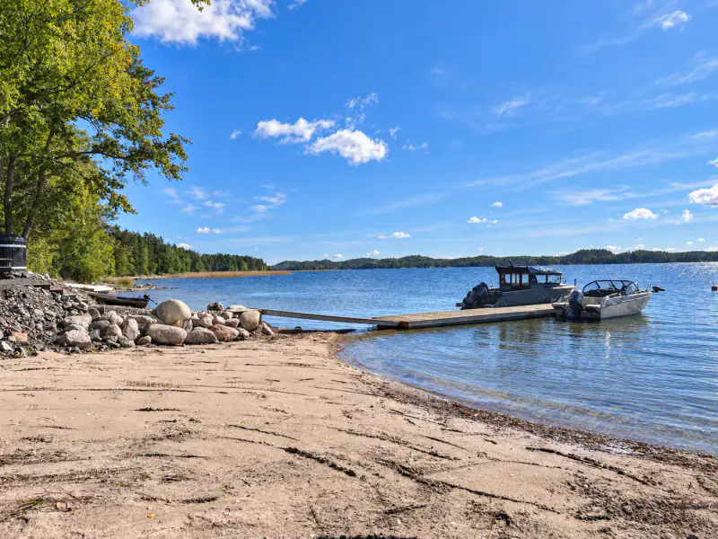 Mökki ~20–25 m² (1964) + rantasauna 2025, 9 150 m², plage Saimaa / Louhivesi — Mikkeli — 7