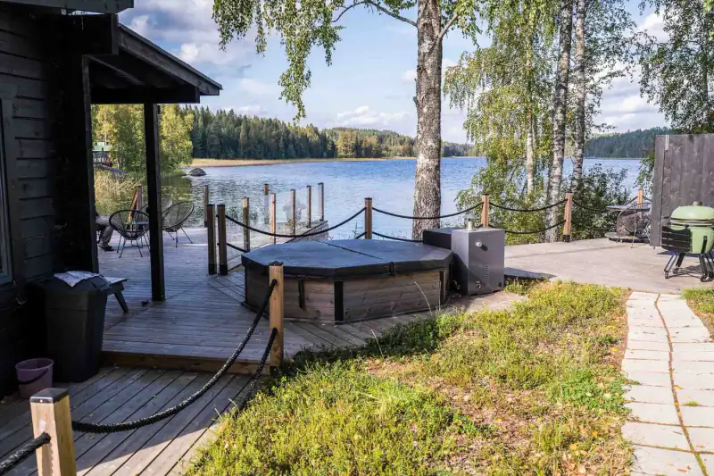 Villa JaloElla : maison de vacances 109 m² rénovée, rantasauna et ponton, 1,43 ha et rive privée sur le Paljavesi (Saimaa) — Mikkeli — 17