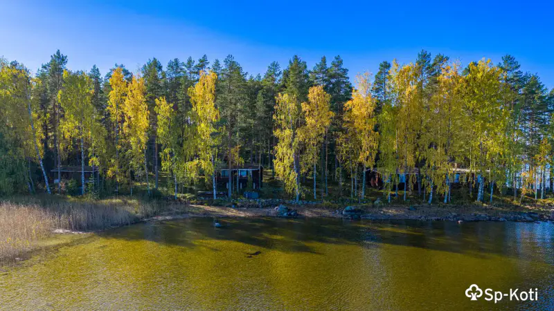 Pyöröhirsimökki 120 m² (1965) + rantasauna et vierasmaja, 1 ha et ~150 m de rive privée Saimaa Yövesi — Liikasenniemi / Mikkeli — 2