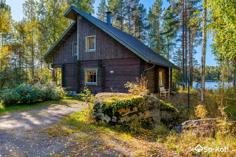 Hirsihuvila ~130 m² (2007) + sauna, 10 340 m², Munasenlampi — Rahula / Mikkeli — 8