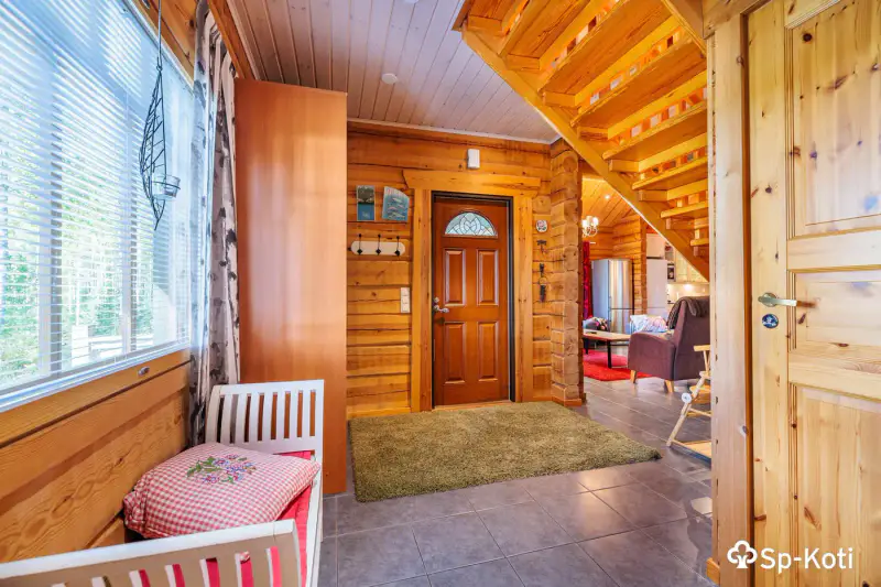 Hirsihuvila ~130 m² (2007) + sauna, 10 340 m², Munasenlampi — Rahula / Mikkeli — 15