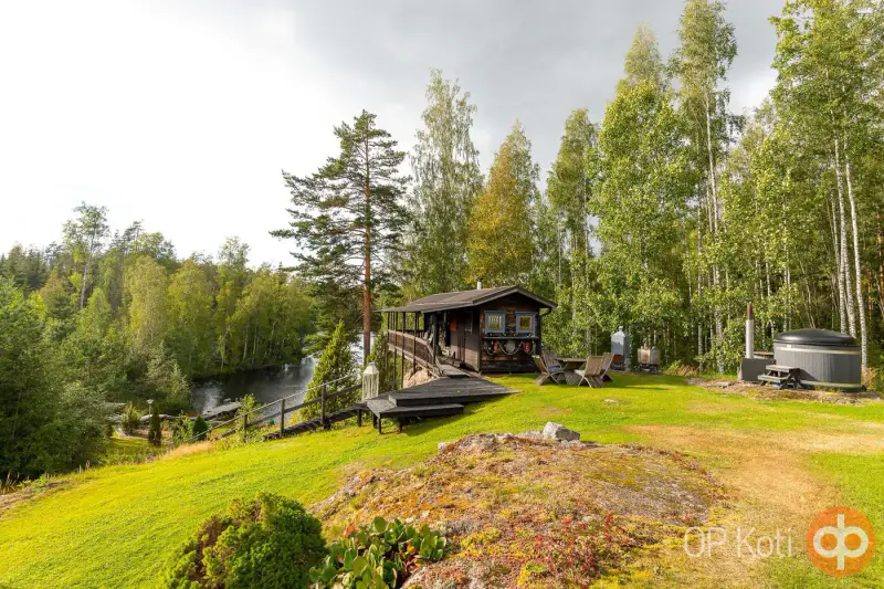Maison 1989 ~103 m² + gîte, savusauna et 12 chambres en aittas, 5,59 ha et rive Lahnalampi — Suomenniemi / Mikkeli — 16