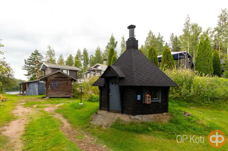 Maison 1989 ~103 m² + gîte, savusauna et 12 chambres en aittas, 5,59 ha et rive Lahnalampi — Suomenniemi / Mikkeli — 10