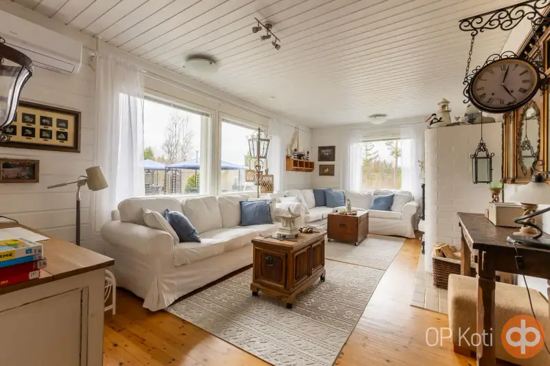 Maison 1989 ~103 m² + gîte, savusauna et 12 chambres en aittas, 5,59 ha et rive Lahnalampi — Suomenniemi / Mikkeli — 8