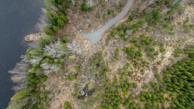 Terrain constructible Saimaa 4 550 m², droits ~232 m², élec prête — Helppanala / Mikkeli — 17