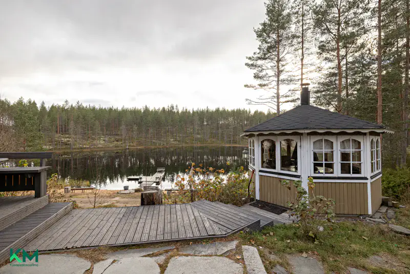 Maison en rondins 118 m² habitable à l’année, 4,7 ha avec étang privé — Rokua, Muhos — 5