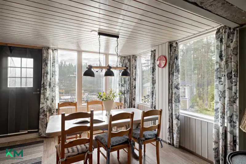 Maison en rondins 118 m² habitable à l’année, 4,7 ha avec étang privé — Rokua, Muhos — 9