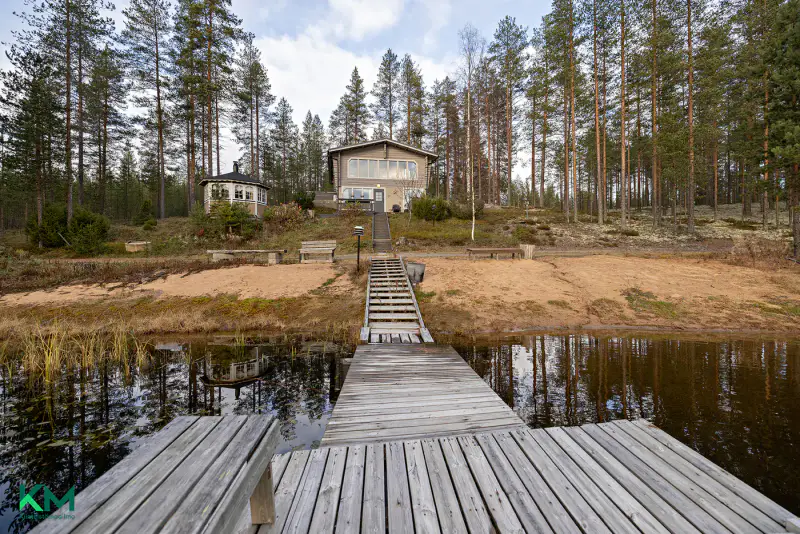 Maison en rondins 118 m² habitable à l’année, 4,7 ha avec étang privé — Rokua, Muhos — 3