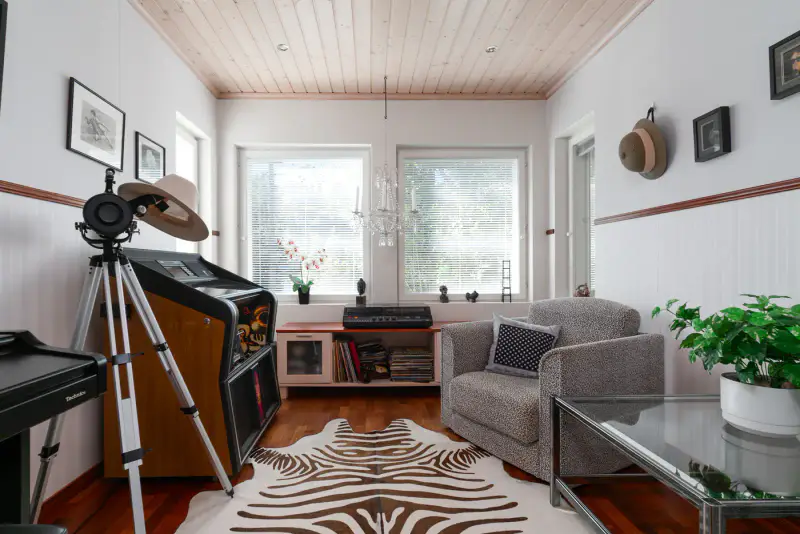 Maison ~193 m² (2003) géothermie + rantasauna, 3 054 m², ~40 m rive Riihijärvi — Saarenkylä / Muurame — 16