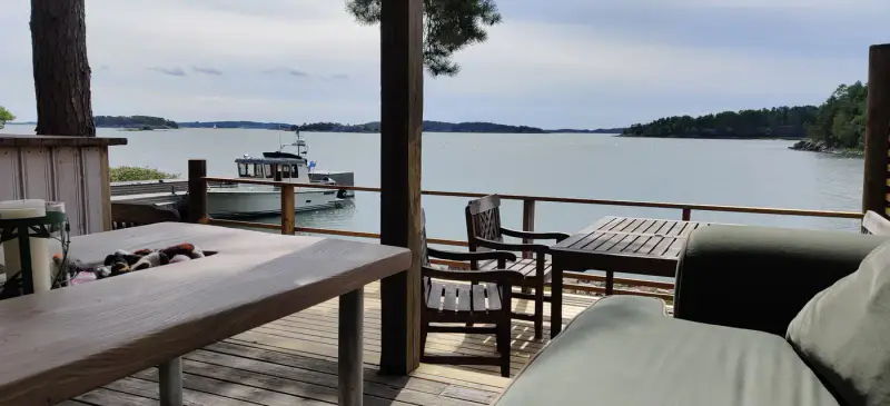 Mökki madriers ronds ~72 m² (1996) + sauna, 3 500 m² (~60 m rive mer) — Vähä-Kaita / Rymättylä — 1