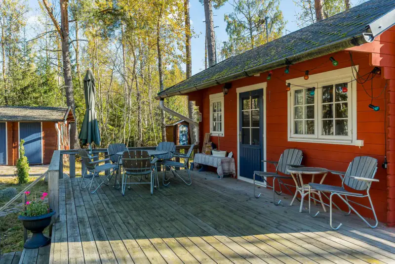 Rantamökki ~38 m² (1962) + sauna et maison d’amis, 2 400 m² et ~30 m de rive mer — Livonsaari / Naantali — 4