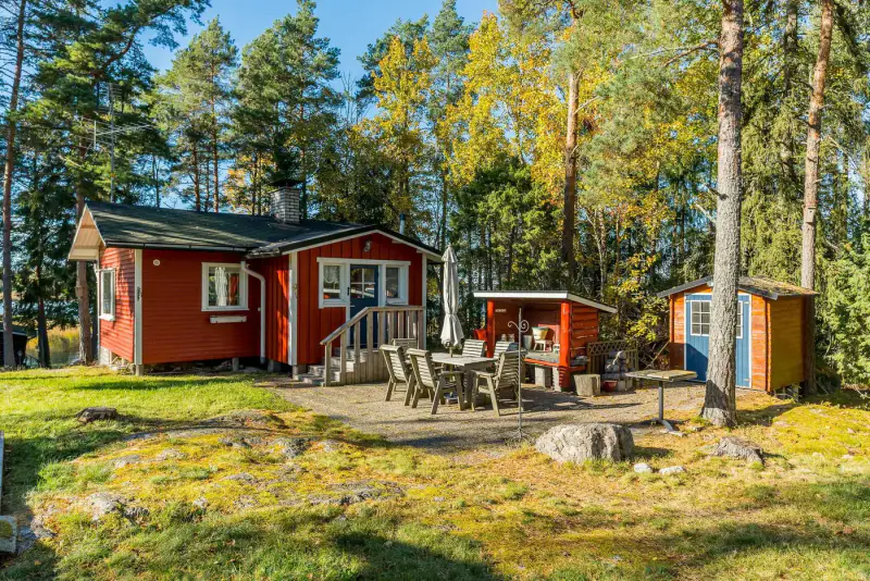 Rantamökki ~38 m² (1962) + sauna et maison d’amis, 2 400 m² et ~30 m de rive mer — Livonsaari / Naantali — 13