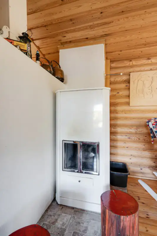 Mökki ~45 m² (1975) + sauna, rive mer ouest, 8 080 m² + vesijättö — Rymättylä — 11