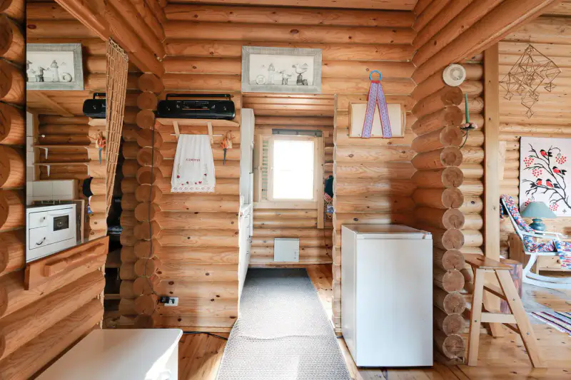 Mökki ~45 m² (1975) + sauna, rive mer ouest, 8 080 m² + vesijättö — Rymättylä — 2