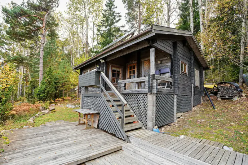 Mökki en rondins ~37 m² (1990) + sauna, île de Valjumaa : 9 401 m² et 115 m de rive de mer privée plein sud — Velkua / Naantali — 6