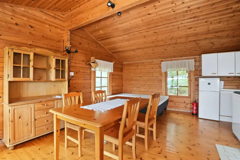 Mökki en rondins ~37 m² (1990) + sauna, île de Valjumaa : 9 401 m² et 115 m de rive de mer privée plein sud — Velkua / Naantali — 5