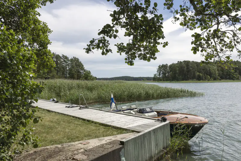 Mökki île ~90 m² (1998) + sauna, 5 986 m² (~230 m rive mer), Katavaluoto / Syväranta — Naantali–Masku — 18