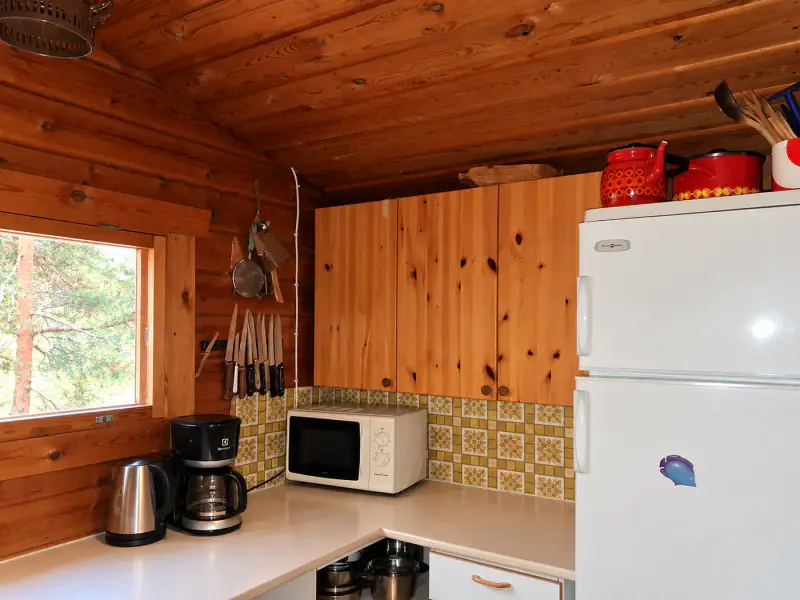 Ensemble de petits chalets (1975–1995) + sauna de rive, 4 280 m² et rive mer privée — Aaslaluoto / Rymättylä (Naantali) — 12