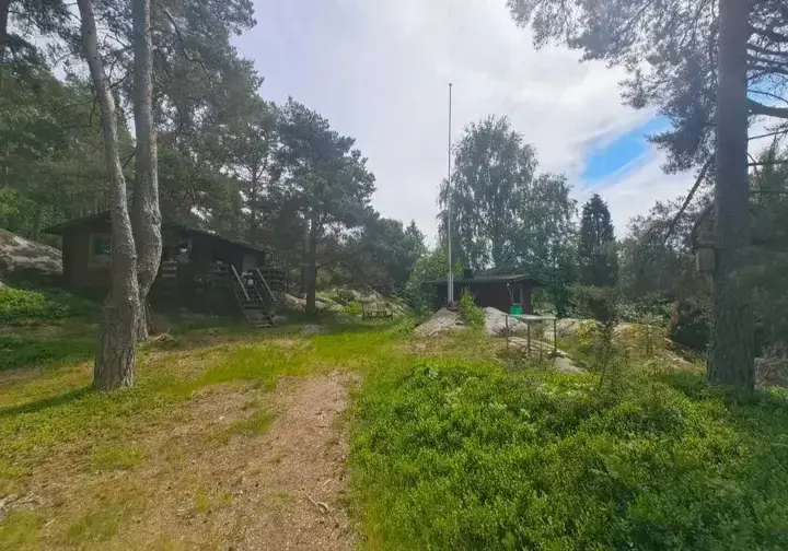 Ensemble de petits chalets (1975–1995) + sauna de rive, 4 280 m² et rive mer privée — Aaslaluoto / Rymättylä (Naantali) — 15