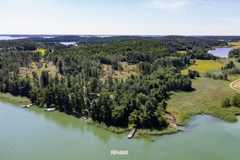 Terrain (määräala) Aaslaluoto (Naantali) — ~20 ha, >300 m rive mer, droits loisir + rantasauna — 3