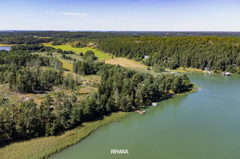 Terrain (määräala) Aaslaluoto (Naantali) — ~20 ha, >300 m rive mer, droits loisir + rantasauna — 5