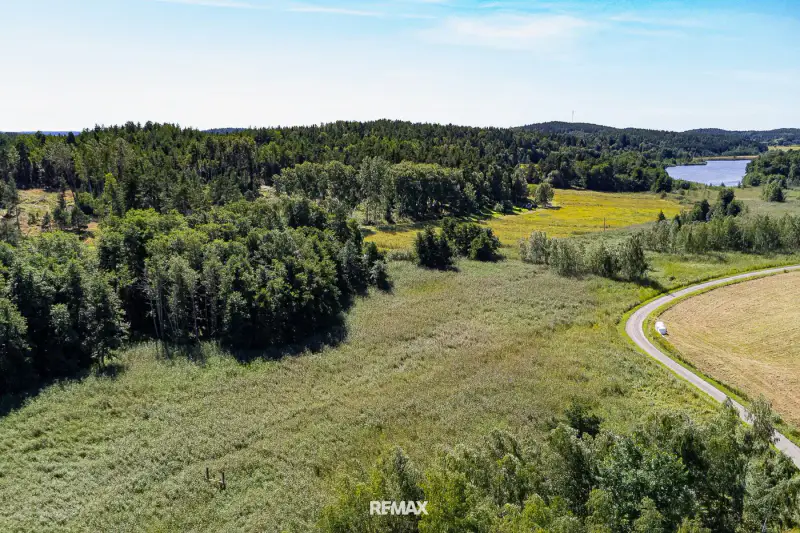Terrain (määräala) Aaslaluoto (Naantali) — ~20 ha, >300 m rive mer, droits loisir + rantasauna — 10