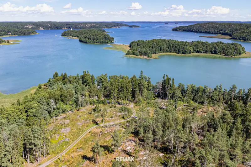 Terrain (määräala) Aaslaluoto (Naantali) — ~20 ha, >300 m rive mer, droits loisir + rantasauna — 6