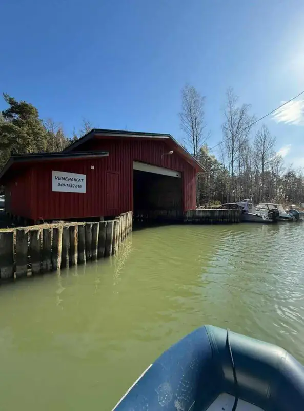 Terrain à Naantali  rive privée  13 289 m² — 149 000 € — 6
