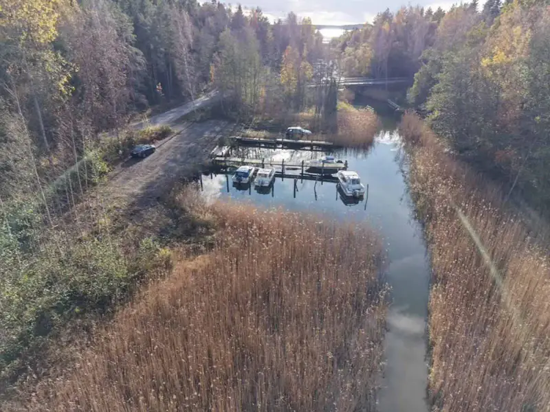 Terrain à Naantali  rive privée  13 289 m² — 149 000 € — 12