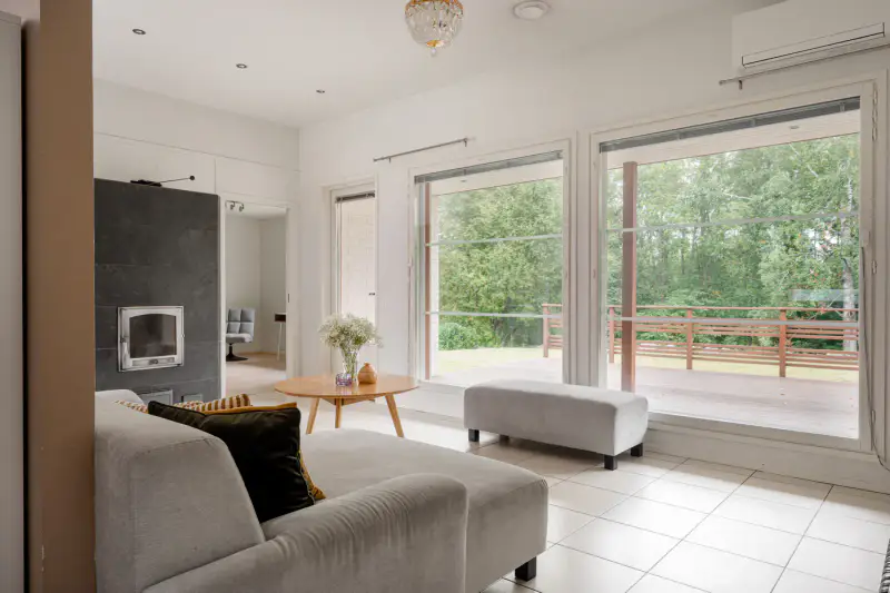 Maison plain-pied 2009, 146 m², rive Kokemäenjoki, 3 700 m² — Nakkila — 10